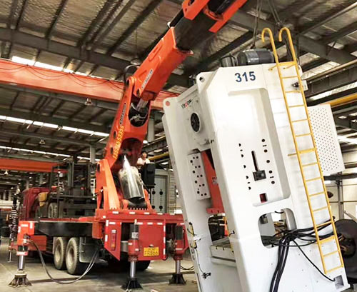 湾岭镇附近随车吊出租，轻松解决运输难题