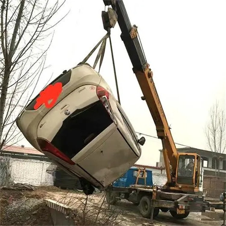 湾岭镇随时待命，吊车24小时道路救援服务全解析