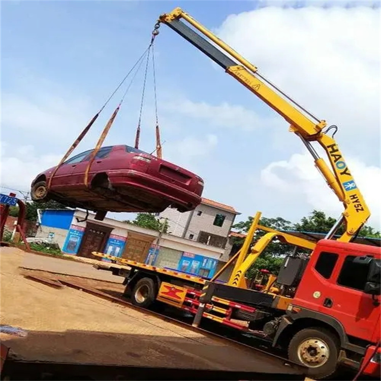 湾岭镇吊车吊汽车的正确方法